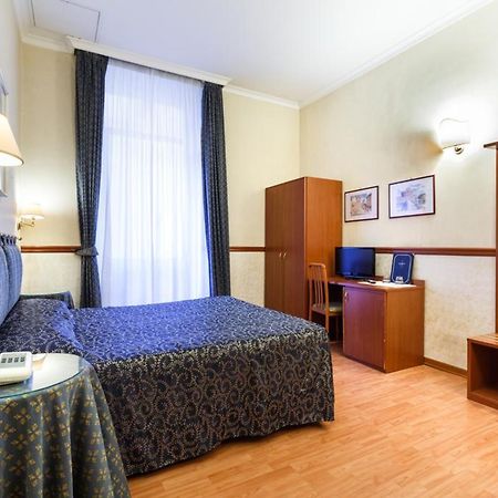Hotel Paris Roma Esterno foto