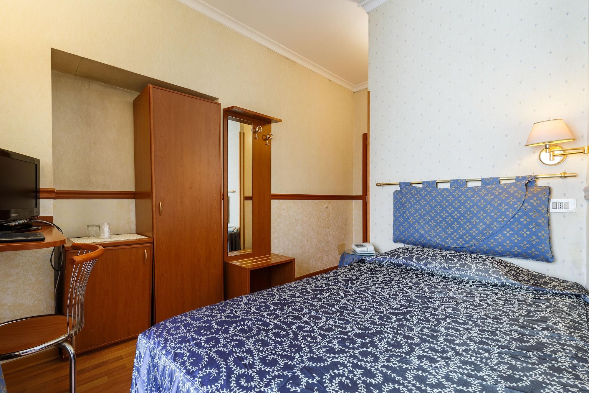 Hotel Paris Roma Esterno foto
