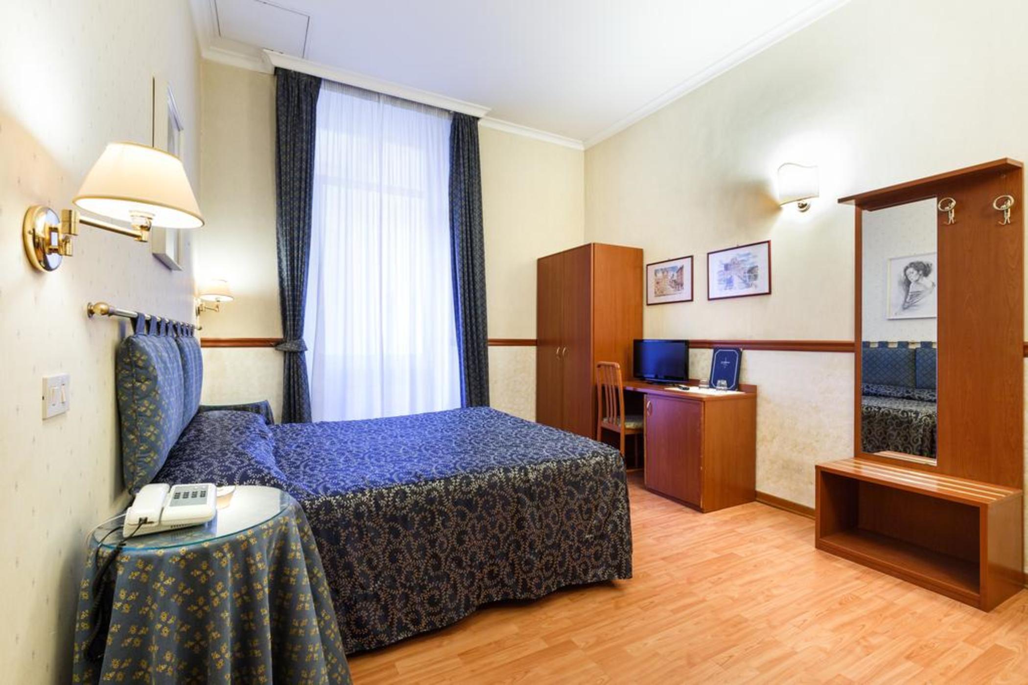 Hotel Paris Roma Esterno foto