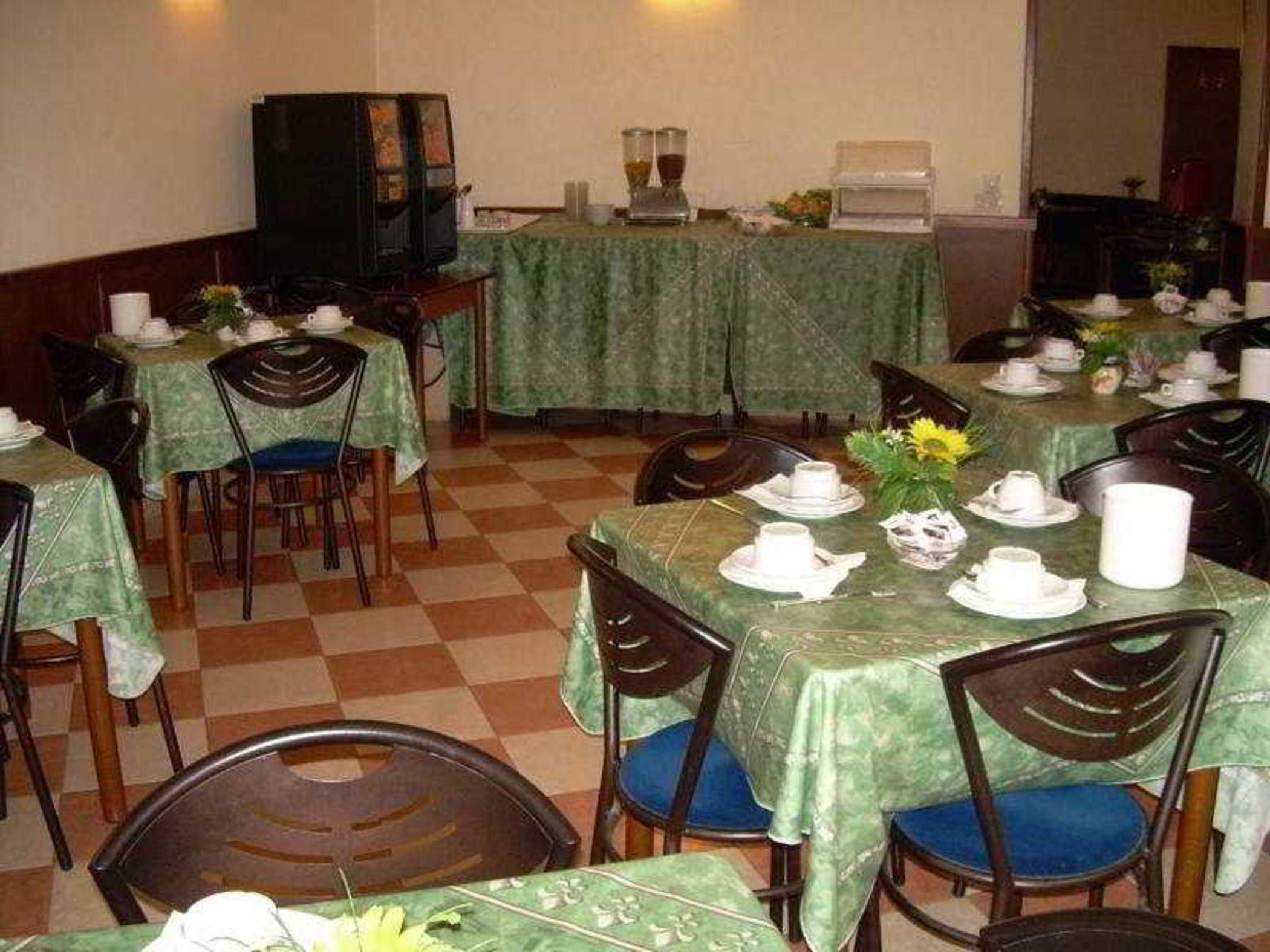 Hotel Paris Roma Esterno foto