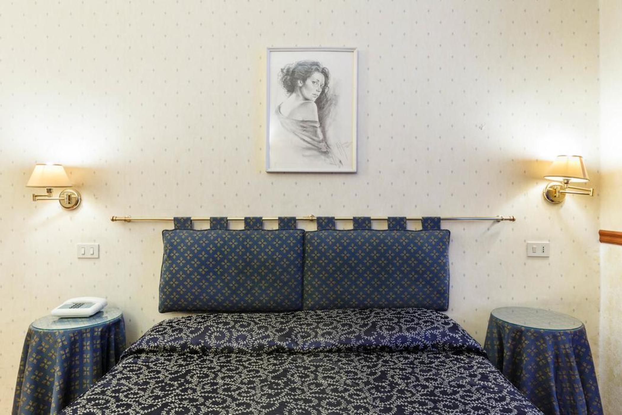 Hotel Paris Roma Esterno foto