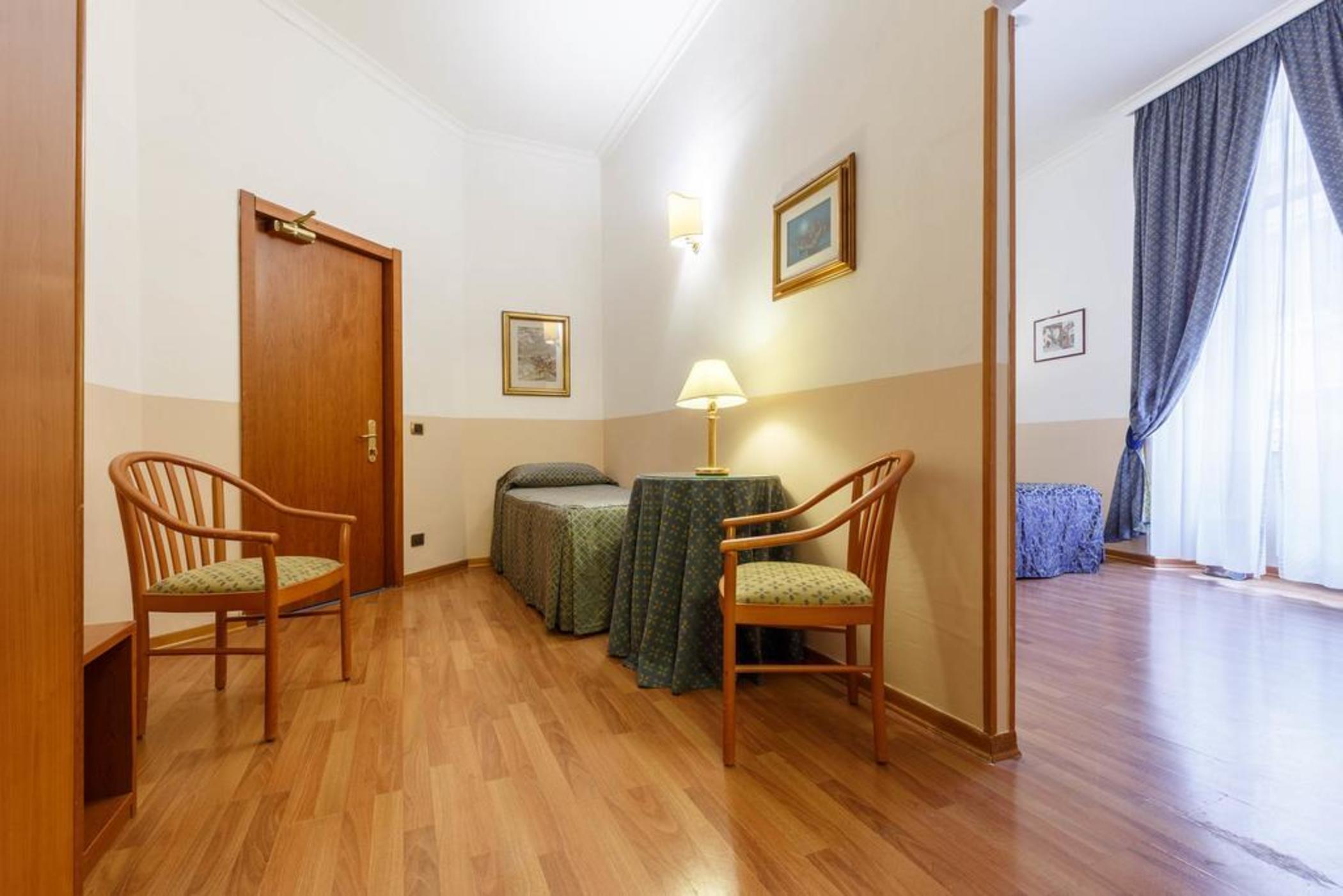 Hotel Paris Roma Esterno foto