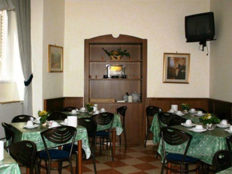 Hotel Paris Roma Esterno foto