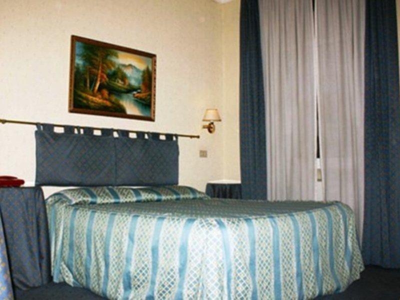 Hotel Paris Roma Esterno foto