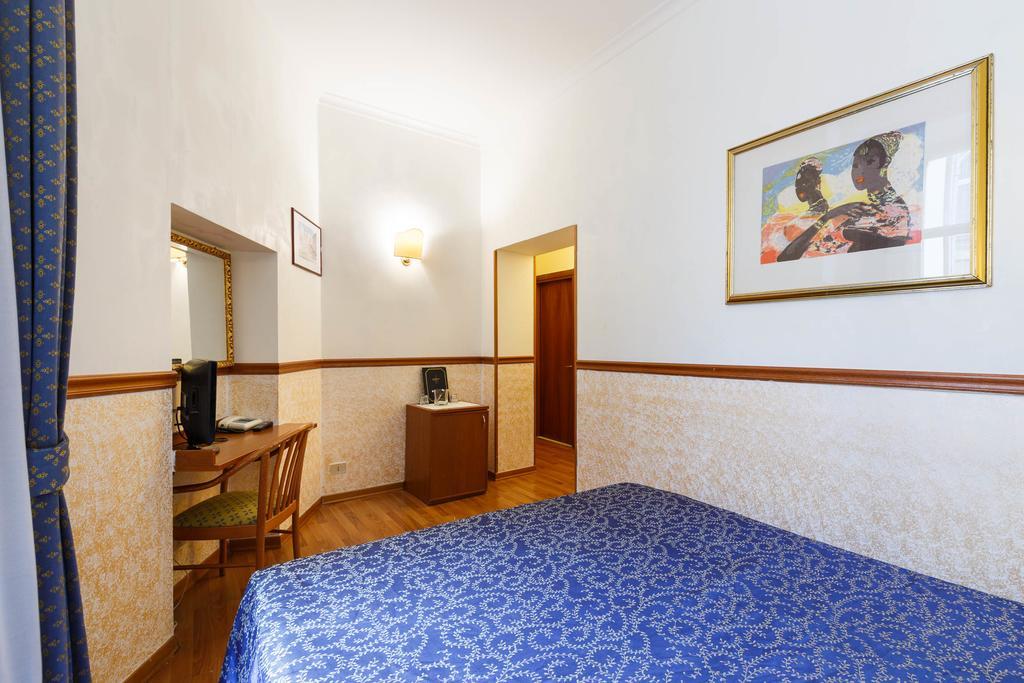 Hotel Paris Roma Esterno foto