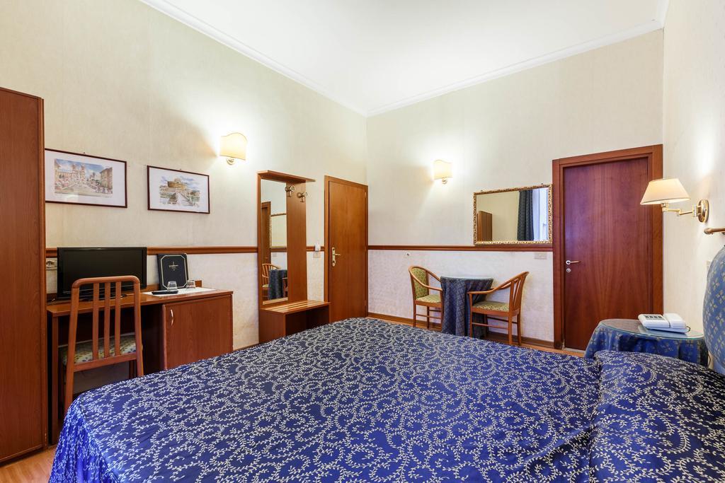 Hotel Paris Roma Esterno foto