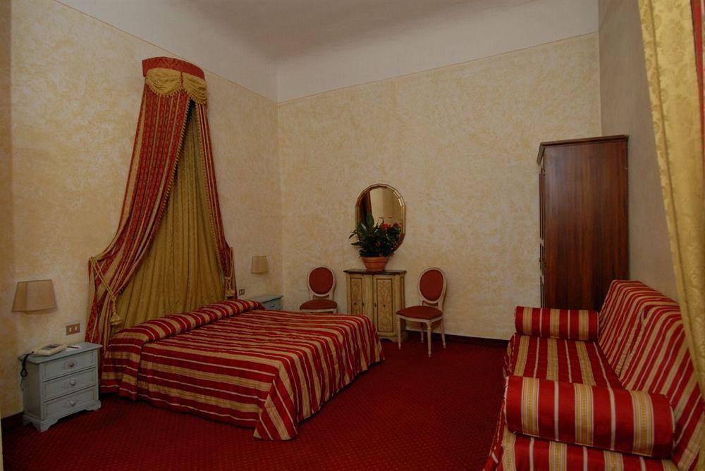 Hotel Paris Roma Esterno foto