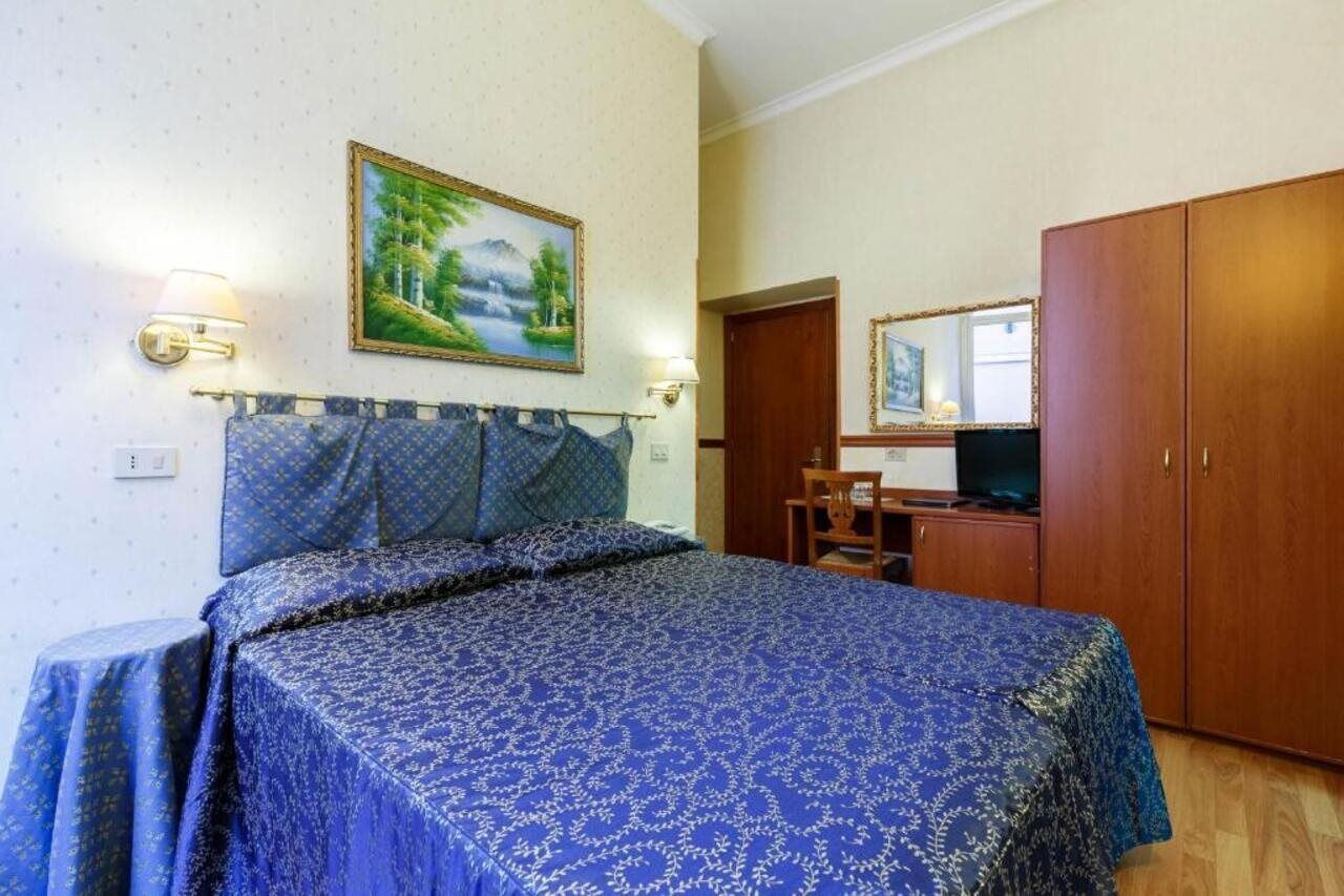 Hotel Paris Roma Esterno foto