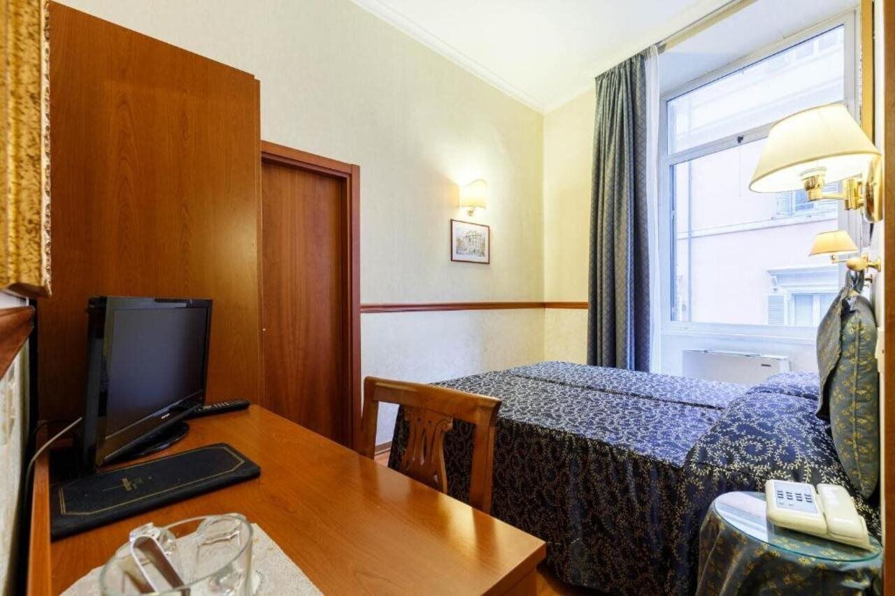 Hotel Paris Roma Esterno foto